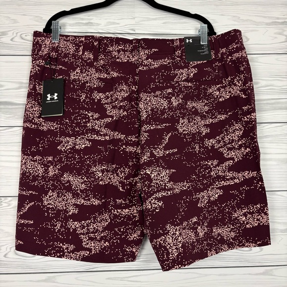 Under Armour Men’s Burgundy Printed Golf Shorts Size 40 NWT - Picture 5 of 14
